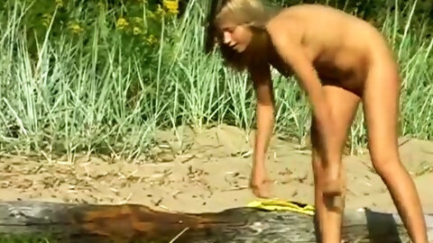 Teen anal solo Linda gets nude on the beach